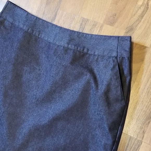 3/$15 or 5/$25 Dark Navy Blue Career Pencil Skirt, Size 8 - Picture 2 of 8